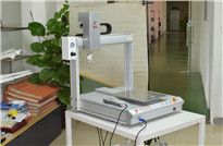 <b>自動點膠機，點膠機在芯片封裝行業(yè)中的應(yīng)用</b>