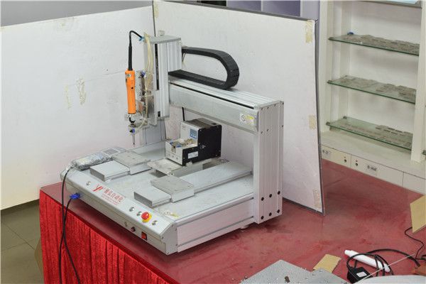 專用自動擰螺絲機(jī)生產(chǎn)廠家