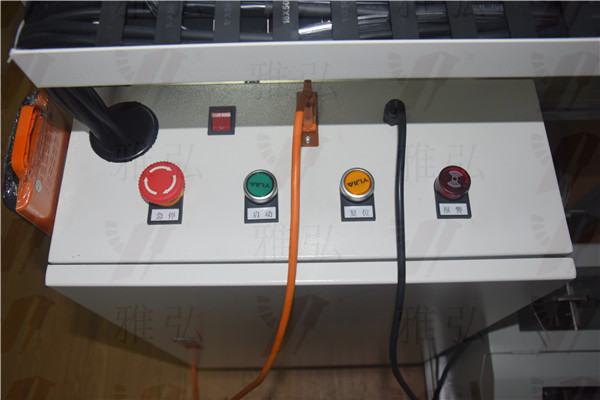 自動鎖螺絲機開關(guān)